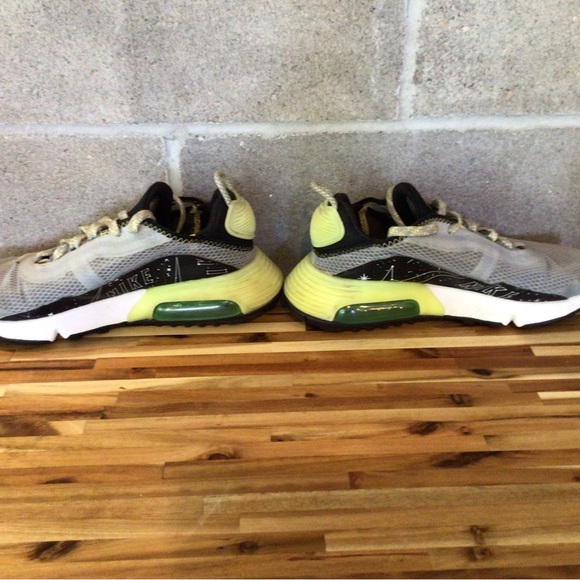 Used Boys NIke Air Max 2090 SE - Picture 4 of 6